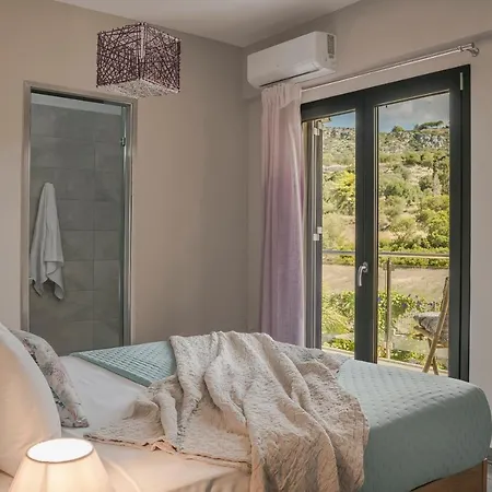 Queen Bee Residence *