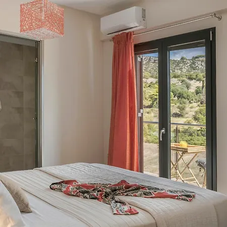 Queen Bee Residence Apartment *