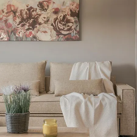 Queen Bee Residence Apartment