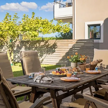 Queen Bee Apartmán Minia